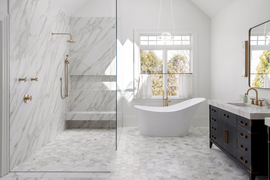Beyaz-Banyo-Nasil-Dekore-Edilir