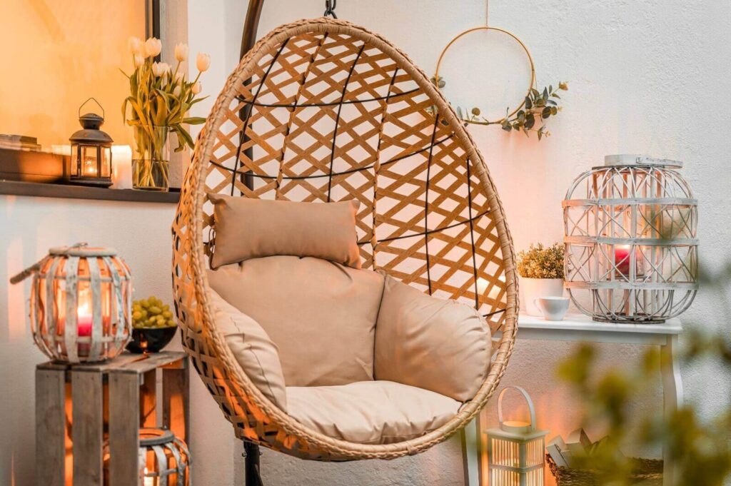 Balkonunuza Özel Salıncak Fikirleri ve Dekorasyon İpuçları 10 Balkonunuza-Ozel-Salincak-Fikirleri-ve-Dekorasyon-İpuclari